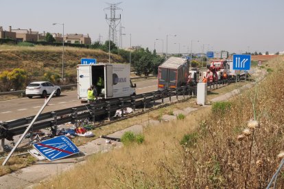 Vuelca un camión en la A-62 en Valladolid