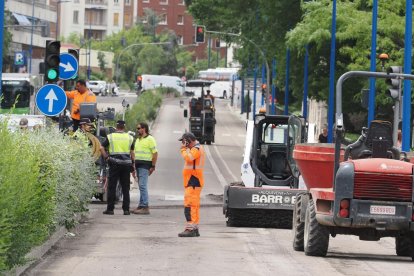 Obras en el antiguo carril bici de Isabel la Católica