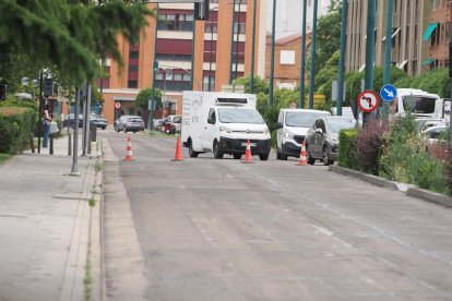 Obras en el antiguo carril bici de Isabel la Católica