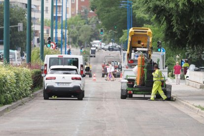 Obras en el antiguo carril bici de Isabel la Católica