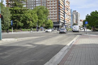 Obras de asfaltado del Paseo de Isabel la Católica.