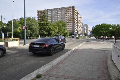 Obras de asfaltado del Paseo de Isabel la Católica.