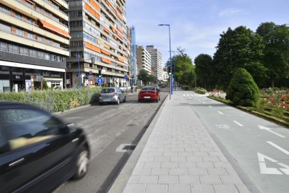 Obras de asfaltado del Paseo de Isabel la Católica.