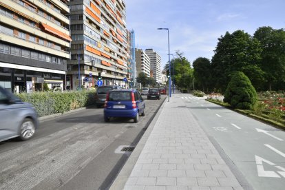 Obras de asfaltado del Paseo de Isabel la Católica.
