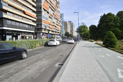 Obras de asfaltado del Paseo de Isabel la Católica.