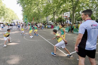 3x3 Basket Street Tour en la Acera de Recoletos.
