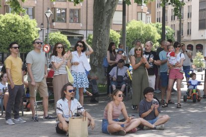 Plaza de la Universidad. Los sanguíneos.