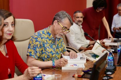 Presentación del libro de Alfredo Corell 'Inmunidad en forma'