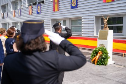 El jefe superior de Policía de Castilla y León, Juan Carlos Hernández, preside el acto en conmemoración del ‘Día de las víctimas del terrorismo en la Policía Nacional’. El jefe superior estará acompañado por el subdelegado del Gobierno en Valladolid, Jacinto Canales; el jefe regional de operaciones, Jesús del Amo y el jefe provincial, Francisco J. Oterino
