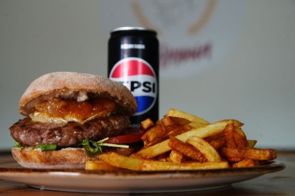 Hamburguesa de lechazo de La Herminia.