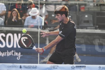 Arturo Coello en su debut en el Valladolid Premier Pádel 2025.