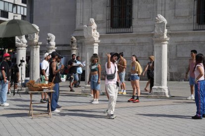 Rodaje de la película de Bollywood 'Alpha' en la plaza de la Universidad