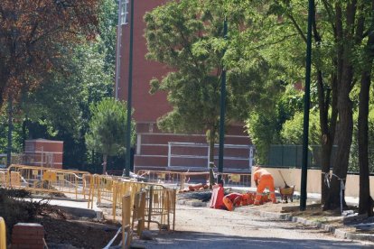 Trabajos en la calle Antonio Royo Villanova.