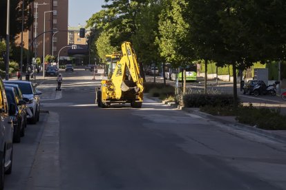 Obras por la red de calor en Parquesol.