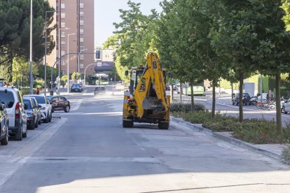 Obras por la red de calor en Parquesol.