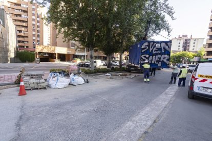 Obras por la red de calor en Parquesol.