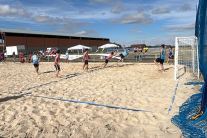 Balonmano Playa en Pozal de Gallinas.