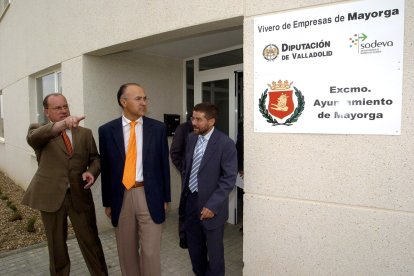 Magdaleno (d) en su etapa como alcalde, junto al entonces presidente de la Diputación, Ramiro Ruiz Medrano (c) y Alfonso Centeno (i).