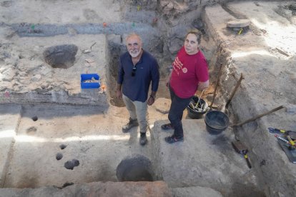Carlos Sanz y Elvira Rodríguez, codirectores de la excavación de Pintia, en Valladolid.