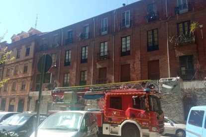 Camión de bomberos en la calle San José