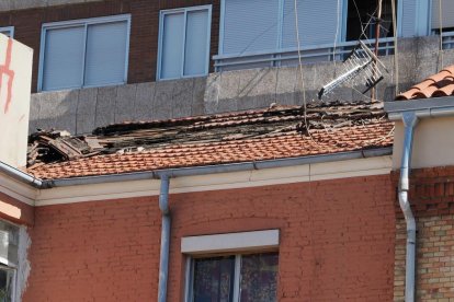 Incendio en un tejado de la calle San José