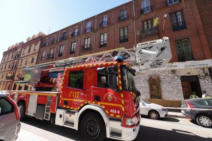 Incendio en un tejado de la calle San José