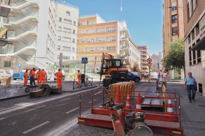 Calle Felipe II cortada debido a las obras