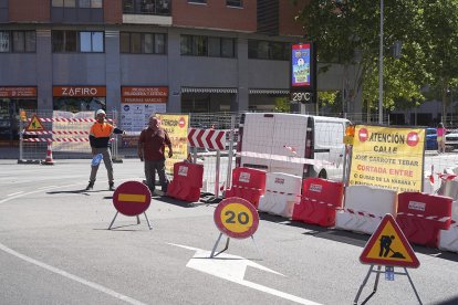Obras en Parquesol que cortan al tráfico un carril en Ciudad de la Habana.
