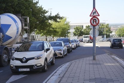 Obras en Parquesol que cortan al tráfico un carril en Ciudad de la Habana.