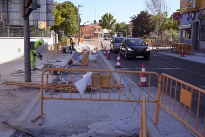 Obras en el carril bici del paseo Juan Carlos I en Valladolid.