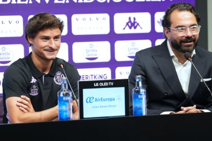 Víctor Orta, en la presentación de Ponceau y Guille Bueno como jugadores del Real Valladolid.