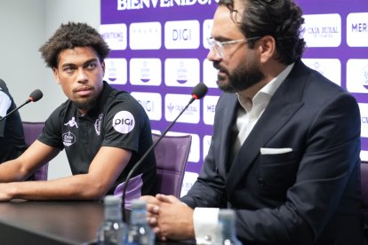 Víctor Orta, en la presentación de Ponceau y Guille Bueno como jugadores del Real Valladolid.