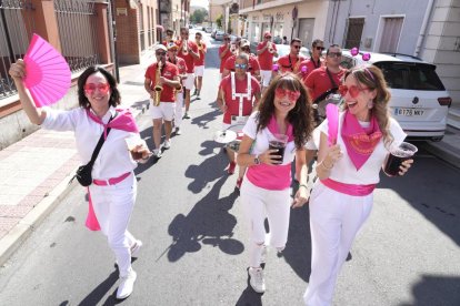 Desfile de peñas en Íscar