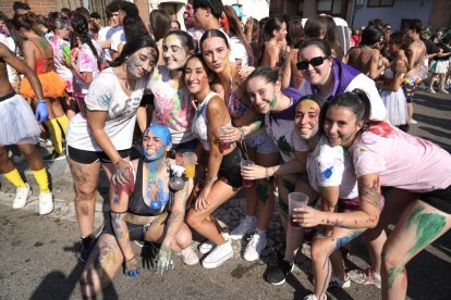 Desfile de peñas en Íscar