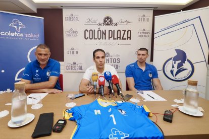 Presentación de Rares Fodorean como nuevo jugador del Recoletas Atlético Valladolid.