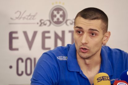 Presentación de Rares Fodorean como nuevo jugador del Recoletas Atlético Valladolid.