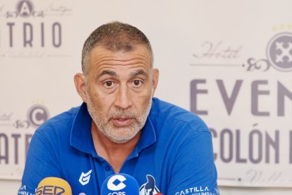 Presentación de Rares Fodorean como nuevo jugador del Recoletas Atlético Valladolid.