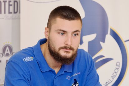 Presentación de Stjepan Jozinovic como nuevo jugador del Recoletas en el Hotel Plaza Colón.