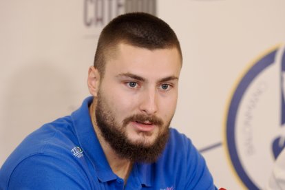 Presentación de Stjepan Jozinovic como nuevo jugador del Recoletas en el Hotel Plaza Colón.