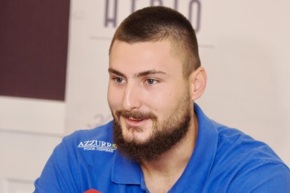 Presentación de Stjepan Jozinovic como nuevo jugador del Recoletas en el Hotel Plaza Colón.
