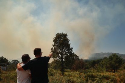 El incendio forestal de La Alberca (Salamanca) alcanza el nivel dos por “grave riesgo para la población”