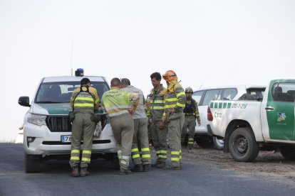 Incendio en la frontera de Galicia y Castilla y León en la localidad zamorana de Castromil