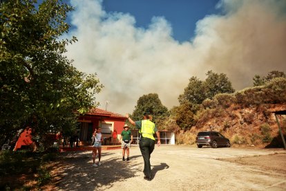 Incendio forestal cercano a la población de El Payo (Salamanca) en nivel 2.
