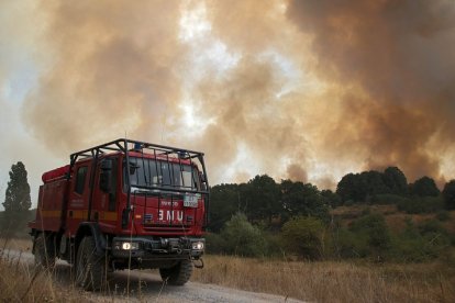 El incendio de Almanza amenaza varias pedanías
.