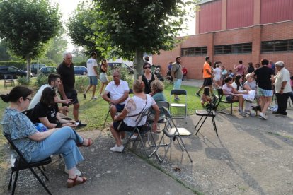 Evacuadas tres localidades del norte de Palencia por incendio.