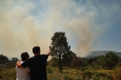 El incendio forestal de La Alberca (Salamanca) alcanza el nivel dos por “grave riesgo para la población”.