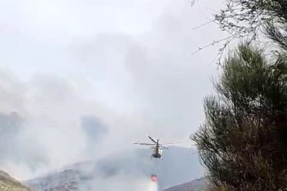 Incendio en la Sierra de Béjar cerca de Candelario