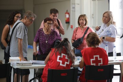 Realojados de los incendios de Sanabria en el centro de transportes de Benavente