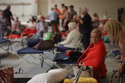 Realojados de los incendios de Sanabria en el centro de transportes de Benavente
