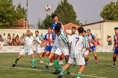 El Tordesillas gana al Betis en el Trofeo Diputación.
